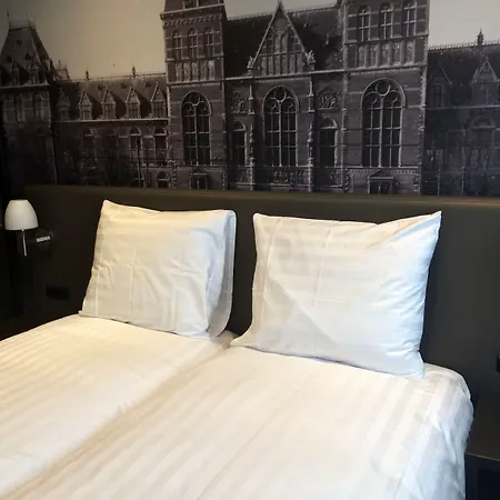 Royal 4*
